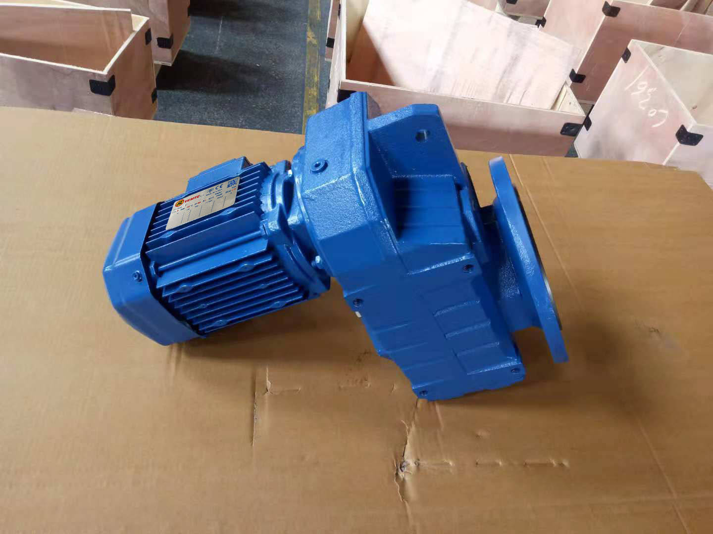 FAF157 FHF157 FVF157三相异步减速电机的特点