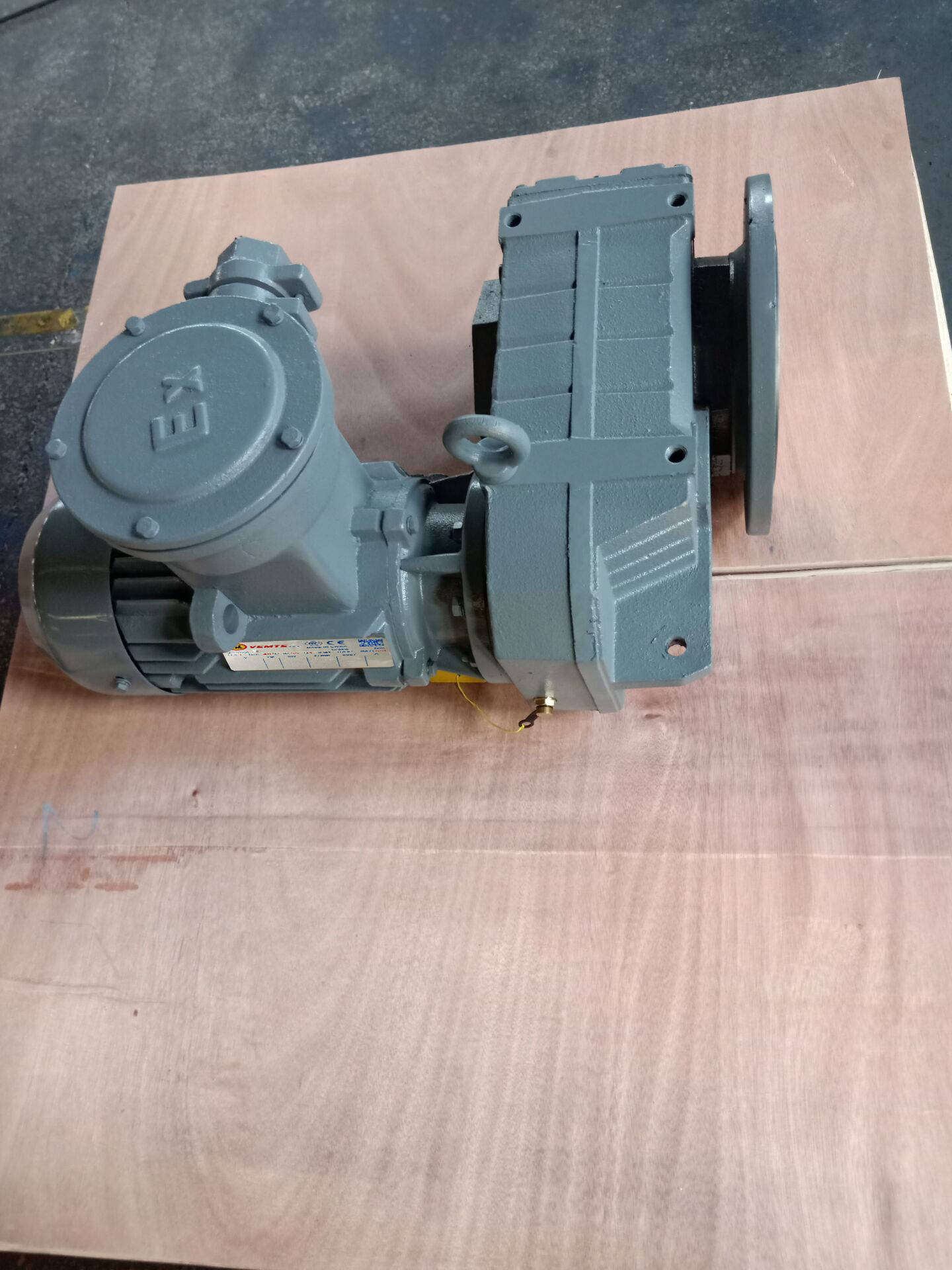 FAF157 FHF157 FVF157减速机如何选择合适的联轴器