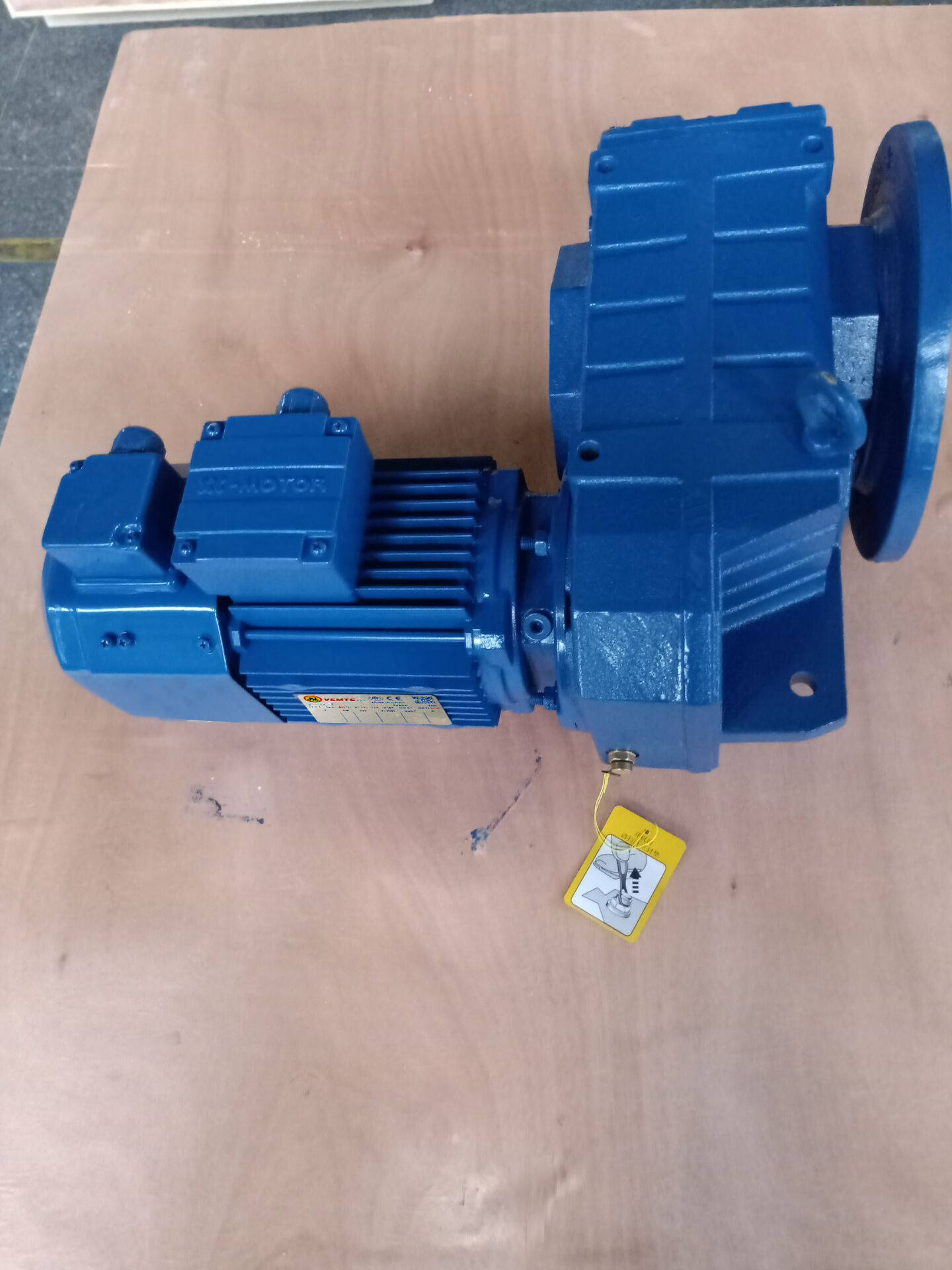 FAF157 FHF157 FVF157与三相异步减速电机要怎么提高效率