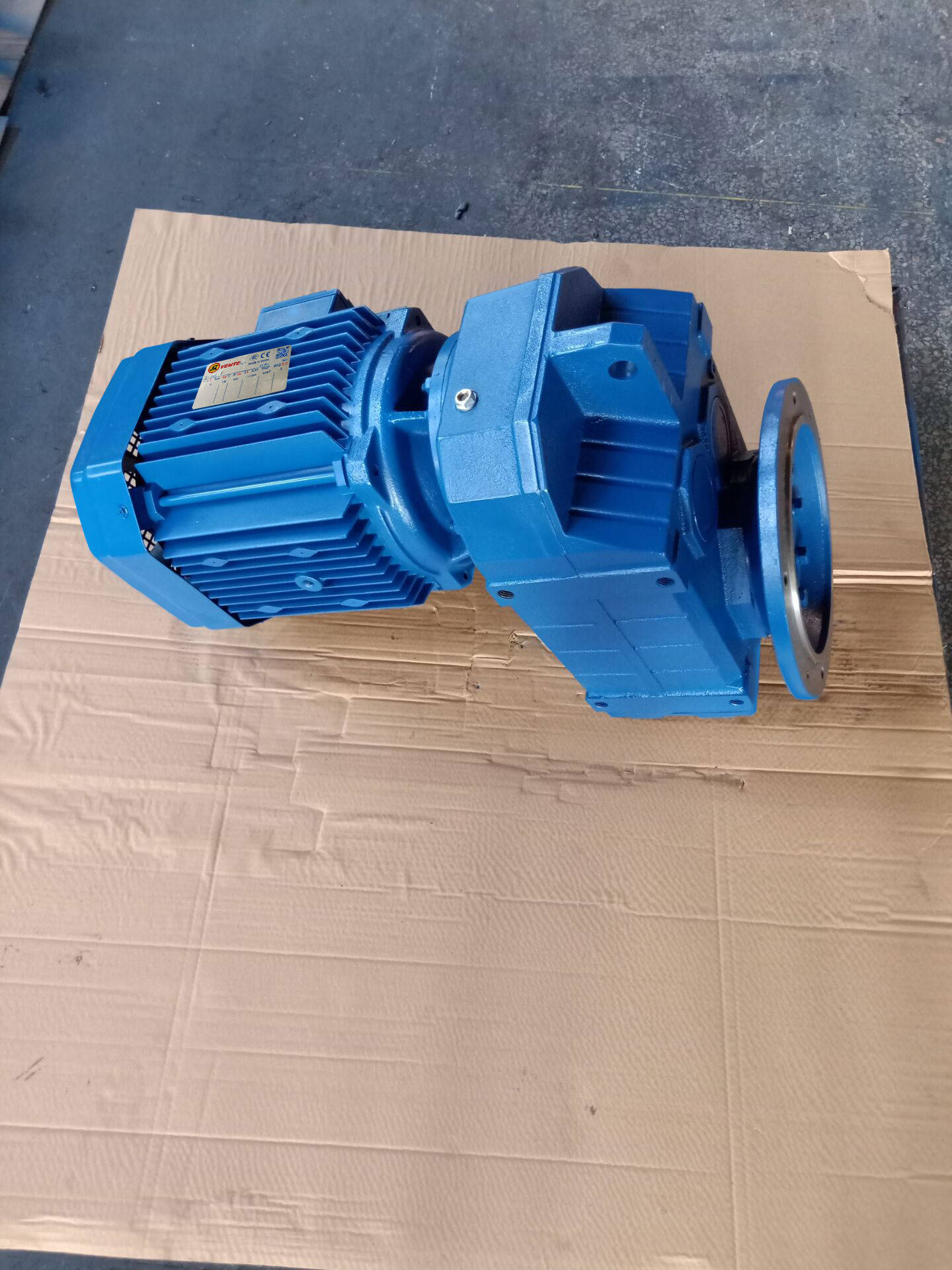 FAF157 FHF157 FVF157与三相异步减速电机要怎么连接