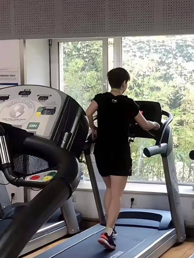 奥林匹克官网惊现孙颖莎的昵称小豆包！各国运动员的证件照太可爱