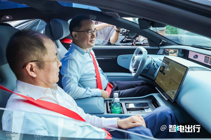 阿维塔115亿购，华为引望10%股份！赛力斯也要买买买