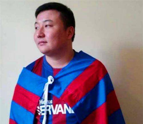 7年前，中国球迷曹龙飞200欧元买4股西甲球队股份，现值多少钱？