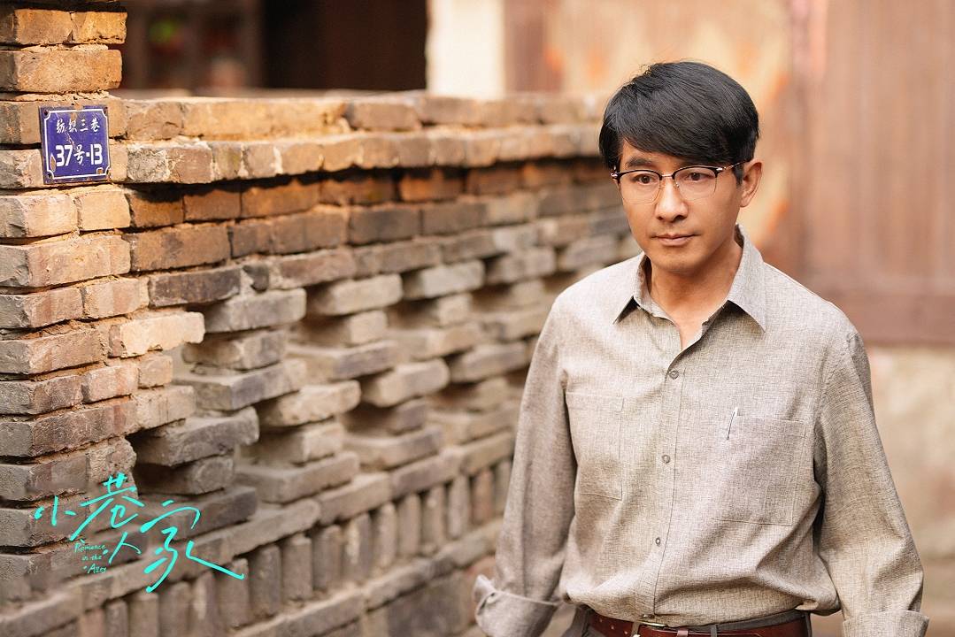 从古偶混战中杀出重围，《小巷人家》打造另类现实题材剧的“爽剧”密码