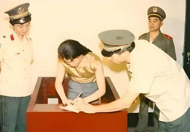 她是首个被执行死刑的女星，曾红遍大江南北，枪毙前喊：这不公平