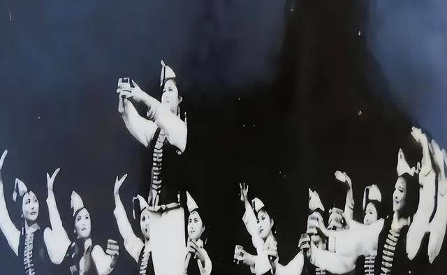 她是首个被执行死刑的女星，曾红遍大江南北，枪毙前喊：这不公平