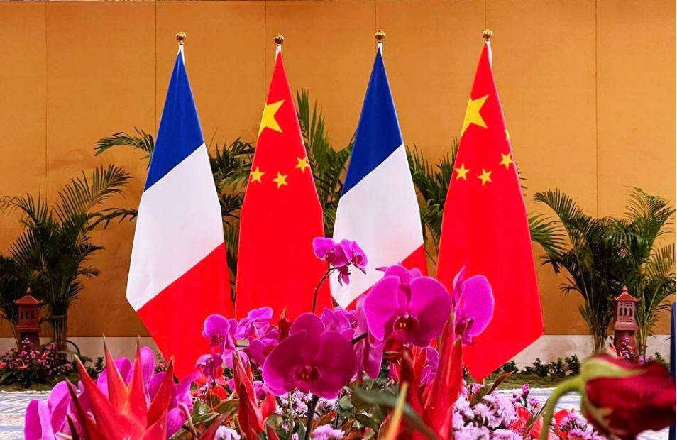 马克龙计划访华，只因政治生涯命悬一线，最后一线生机中国给不了