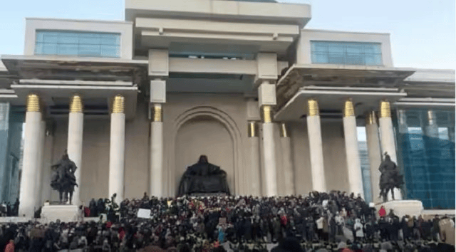 俄大后方生变？邻国彻底不装了，在背后“搞鬼”，没想到自己先遭殃了