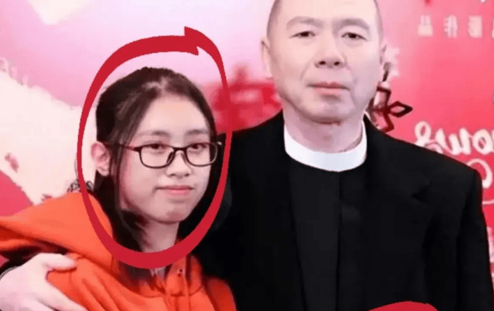 考古 | 冯小刚养女和徐帆越长越像！高颜值气质优雅，被曝将在娱乐圈出道